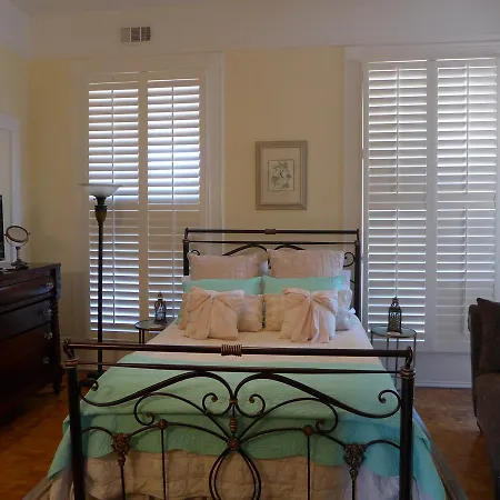 Savannah Victorian Mansion-3